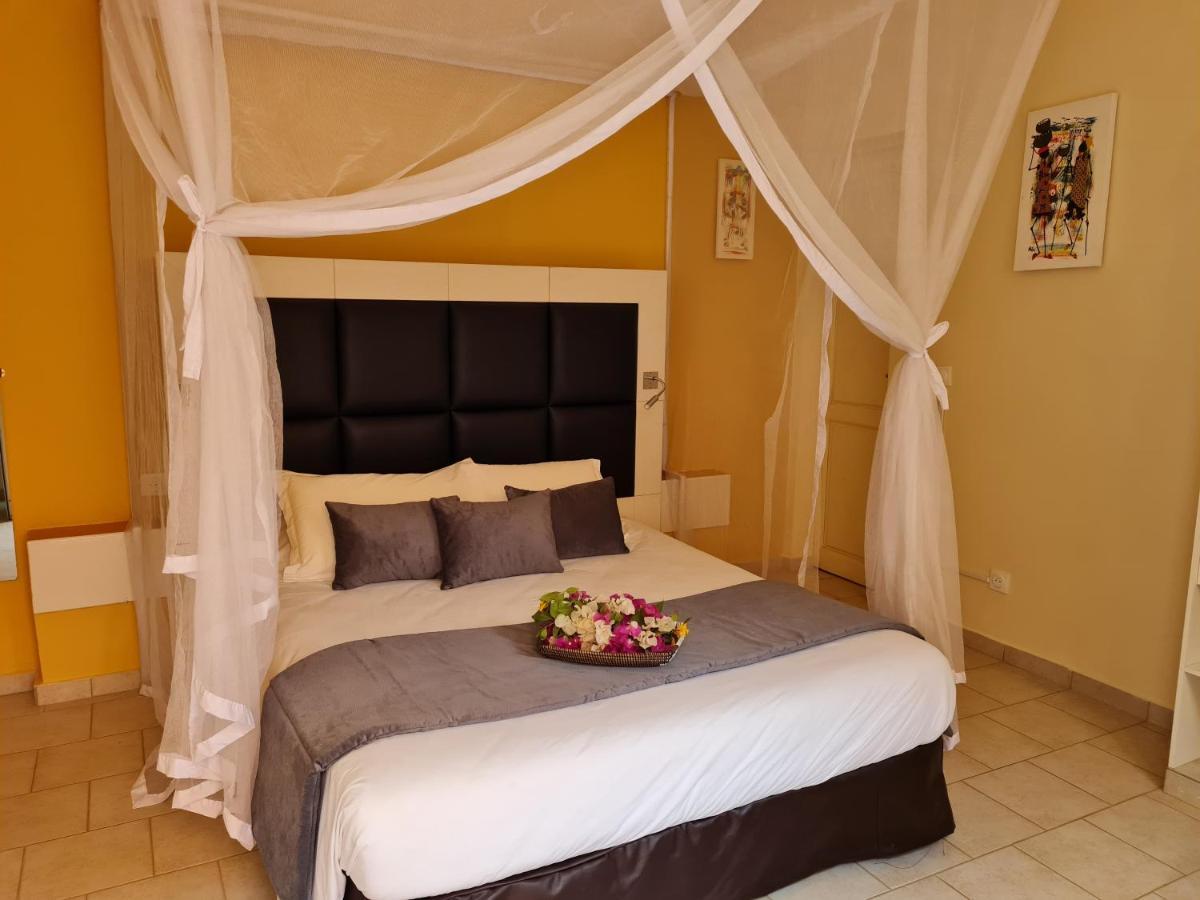 Le Souimanga Bleu Saly Bed and Breakfast Εξωτερικό φωτογραφία