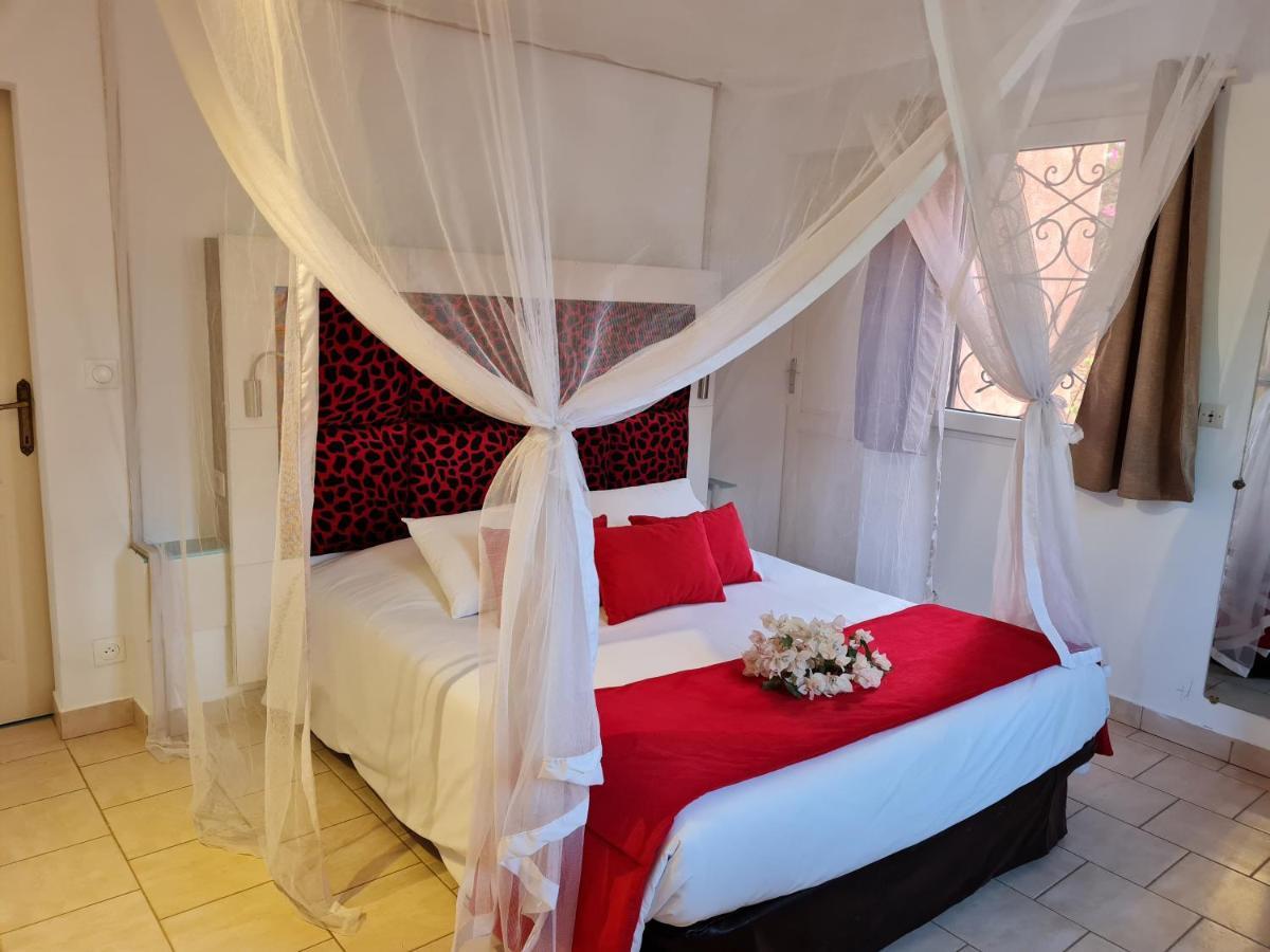 Le Souimanga Bleu Saly Bed and Breakfast Εξωτερικό φωτογραφία
