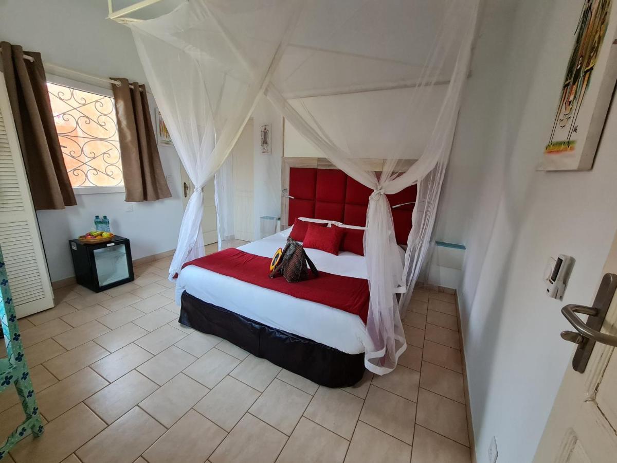 Le Souimanga Bleu Saly Bed and Breakfast Εξωτερικό φωτογραφία