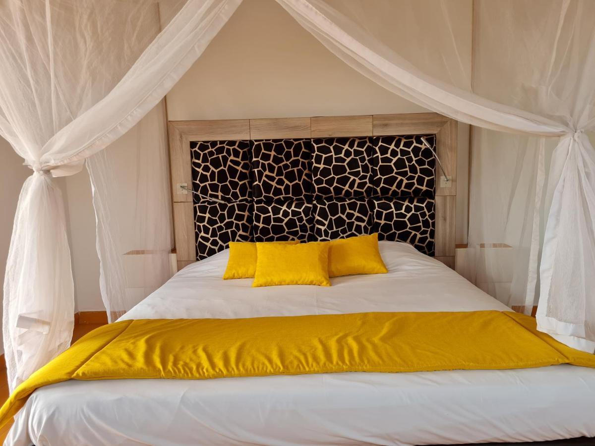Le Souimanga Bleu Saly Bed and Breakfast Εξωτερικό φωτογραφία