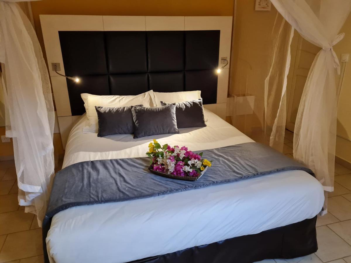 Le Souimanga Bleu Saly Bed and Breakfast Εξωτερικό φωτογραφία
