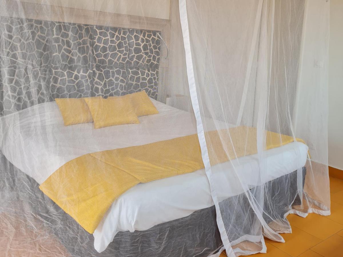 Le Souimanga Bleu Saly Bed and Breakfast Εξωτερικό φωτογραφία
